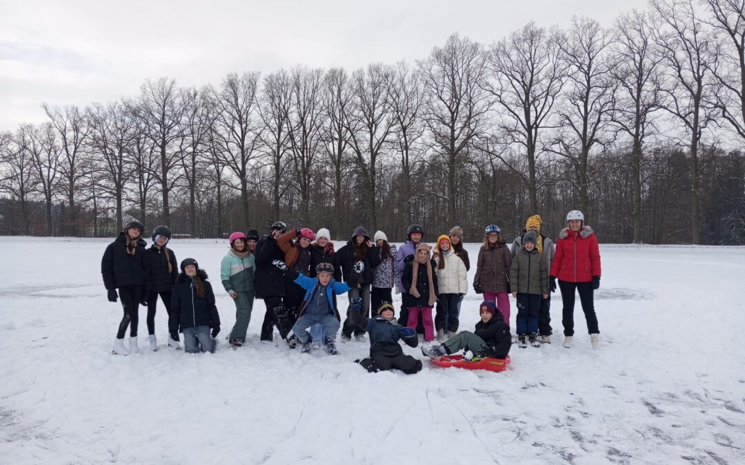 Šesťáci na ledě – společné zážitky, pohyb i radost z bruslení