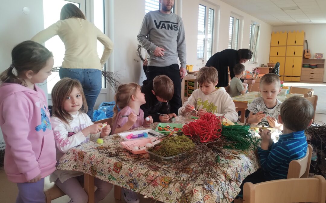 Jarní dílnička u Včeliček: Společné tvoření a radost z nové třídy